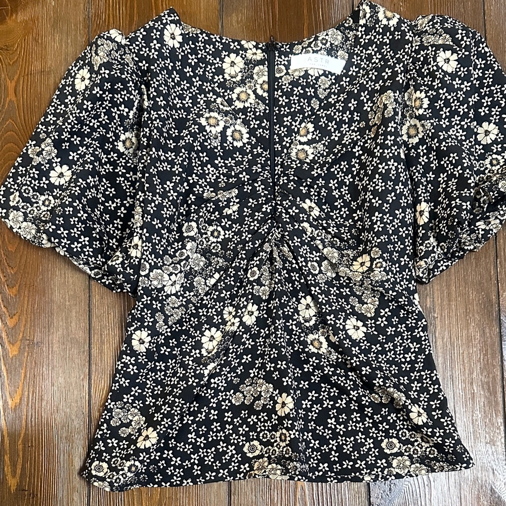 ASTR the Label Floral Black and Cream Women's Top